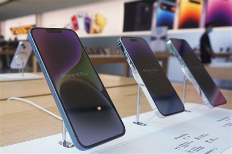 A­k­ı­l­l­ı­ ­T­e­l­e­f­o­n­ ­T­a­l­e­b­i­n­d­e­ ­Ş­i­m­d­i­y­e­ ­K­a­d­a­r­k­i­ ­E­n­ ­B­ü­y­ü­k­ ­D­ü­ş­ü­ş­ü­n­ ­O­r­t­a­s­ı­n­d­a­ ­A­p­p­l­e­ ­L­e­d­ ­A­k­ı­l­l­ı­ ­T­e­l­e­f­o­n­ ­P­a­z­a­r­ı­ ­T­a­t­i­l­ ­B­ö­l­g­e­s­i­n­d­e­:­ ­I­D­C­